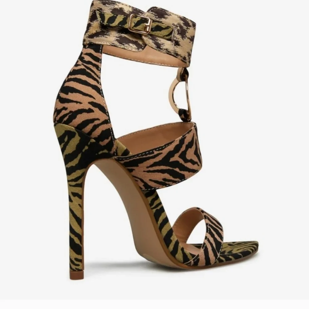 Roxxy LIMITED EDITION Animal Printed Size 7 Women's Stiletto Heels - Picture 3 of 9